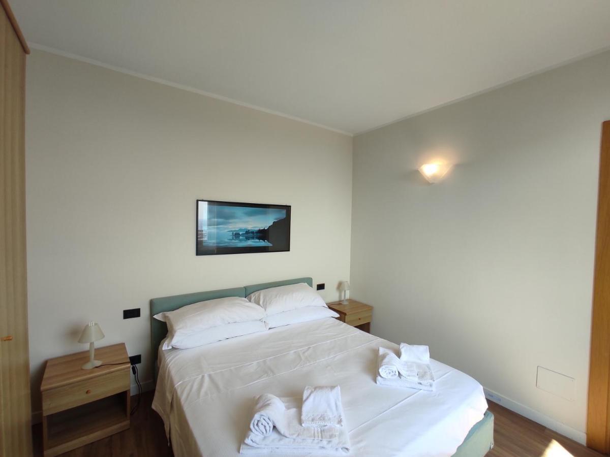 Genova Business Homes Luaran gambar